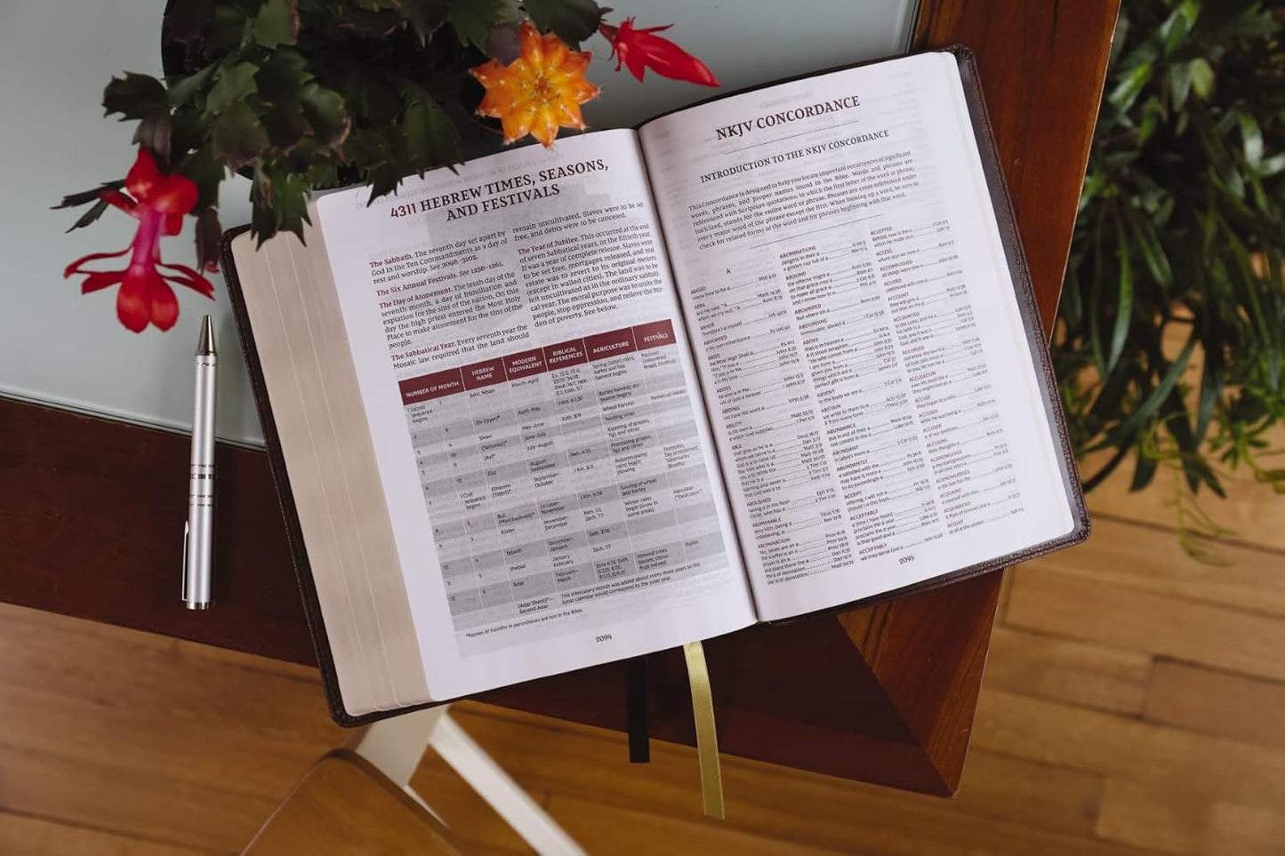 NKJV, Thompson Chain-Reference Bible, Leathersoft, Brown, Red Letter, Comfort Print