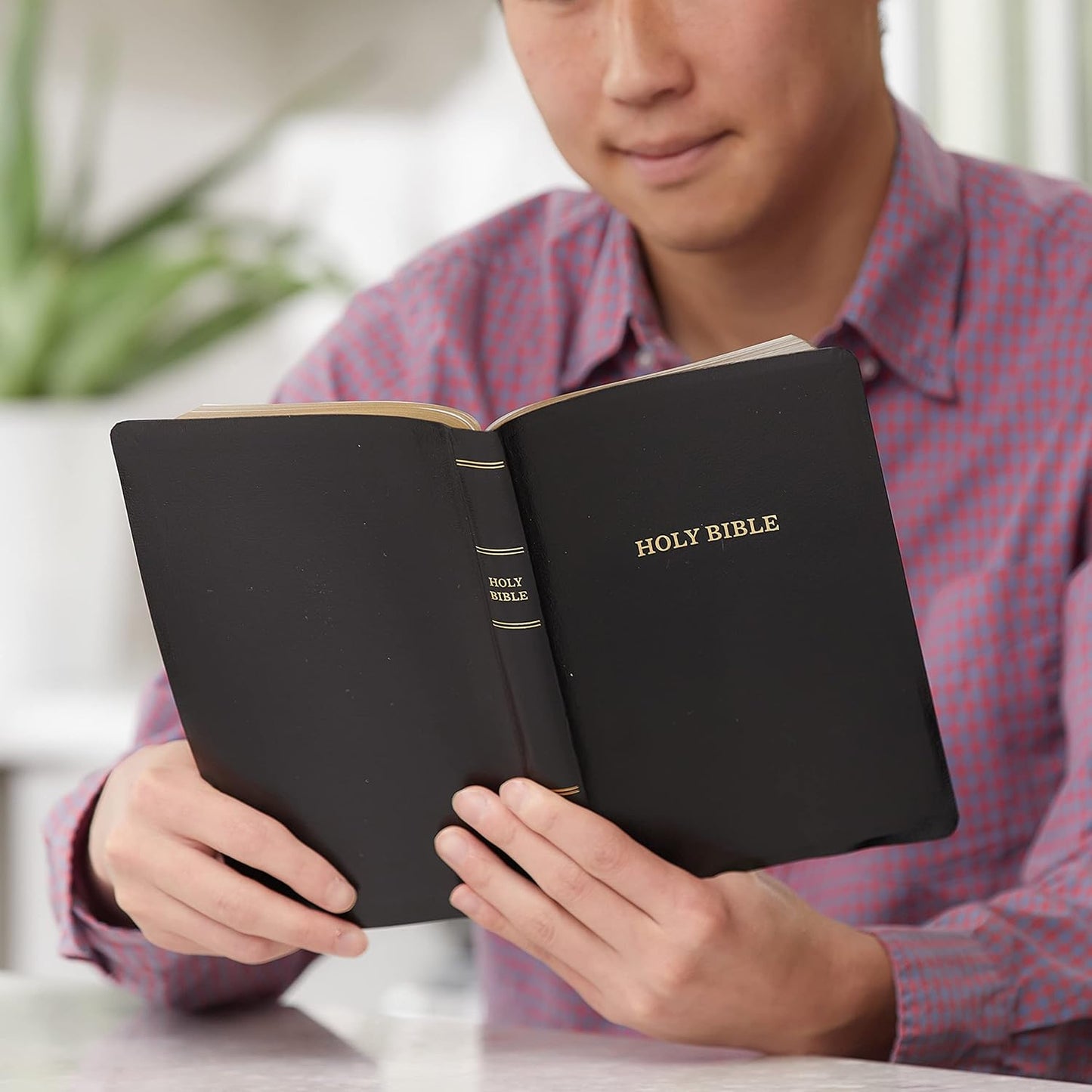NKJV, Thinline Reference Bible, Leathersoft, Black, Red Letter, Comfort Print