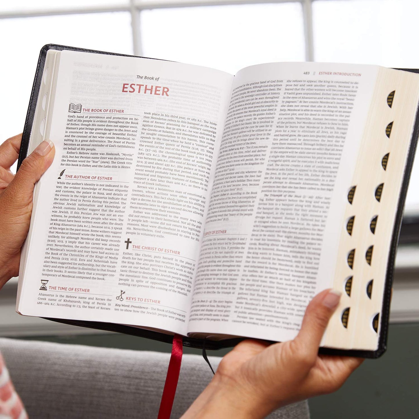 The NKJV, Open Bible, Black Leathersoft, Red Letter, Comfort Print (Thumb Indexed)