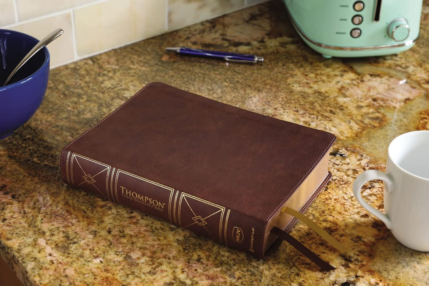 NKJV, Thompson Chain-Reference Bible, Leathersoft, Brown, Red Letter, Comfort Print