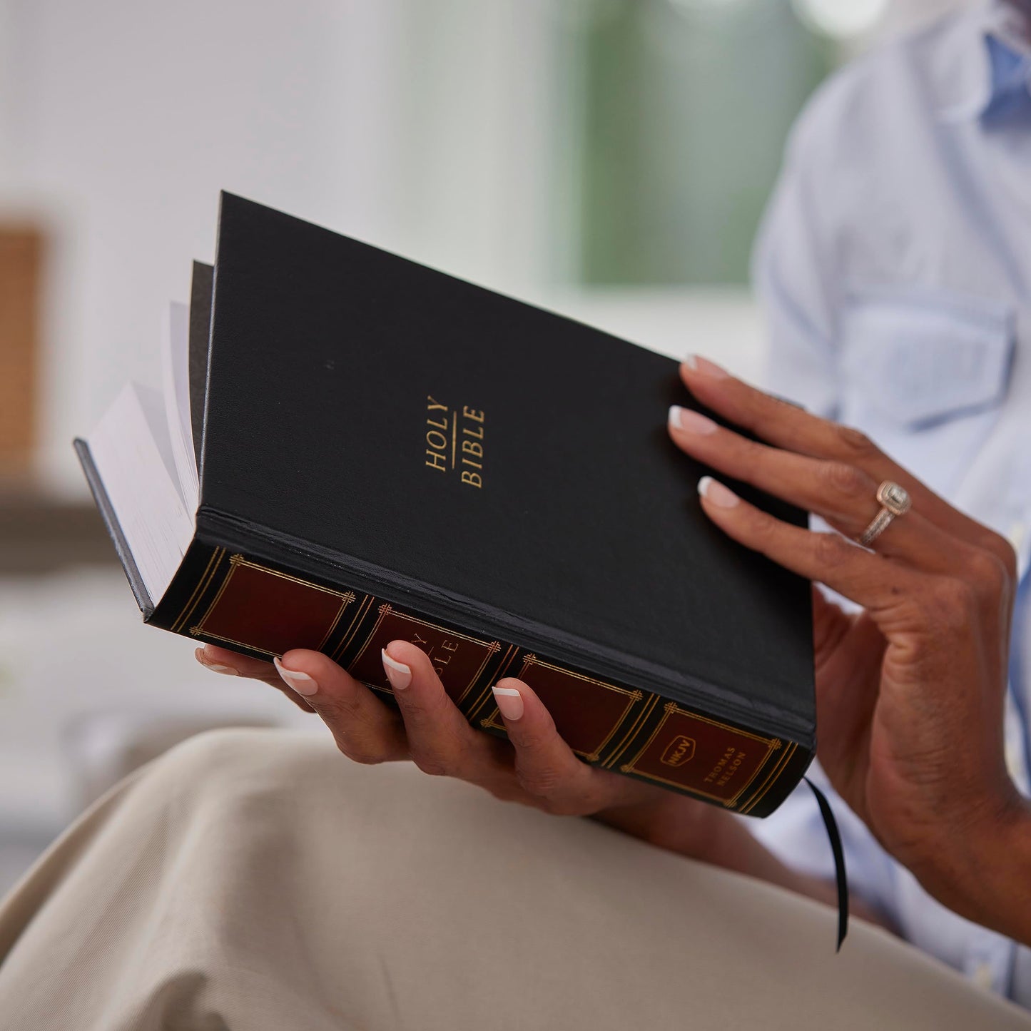 NKJV, Compact Center-Column Reference Bible