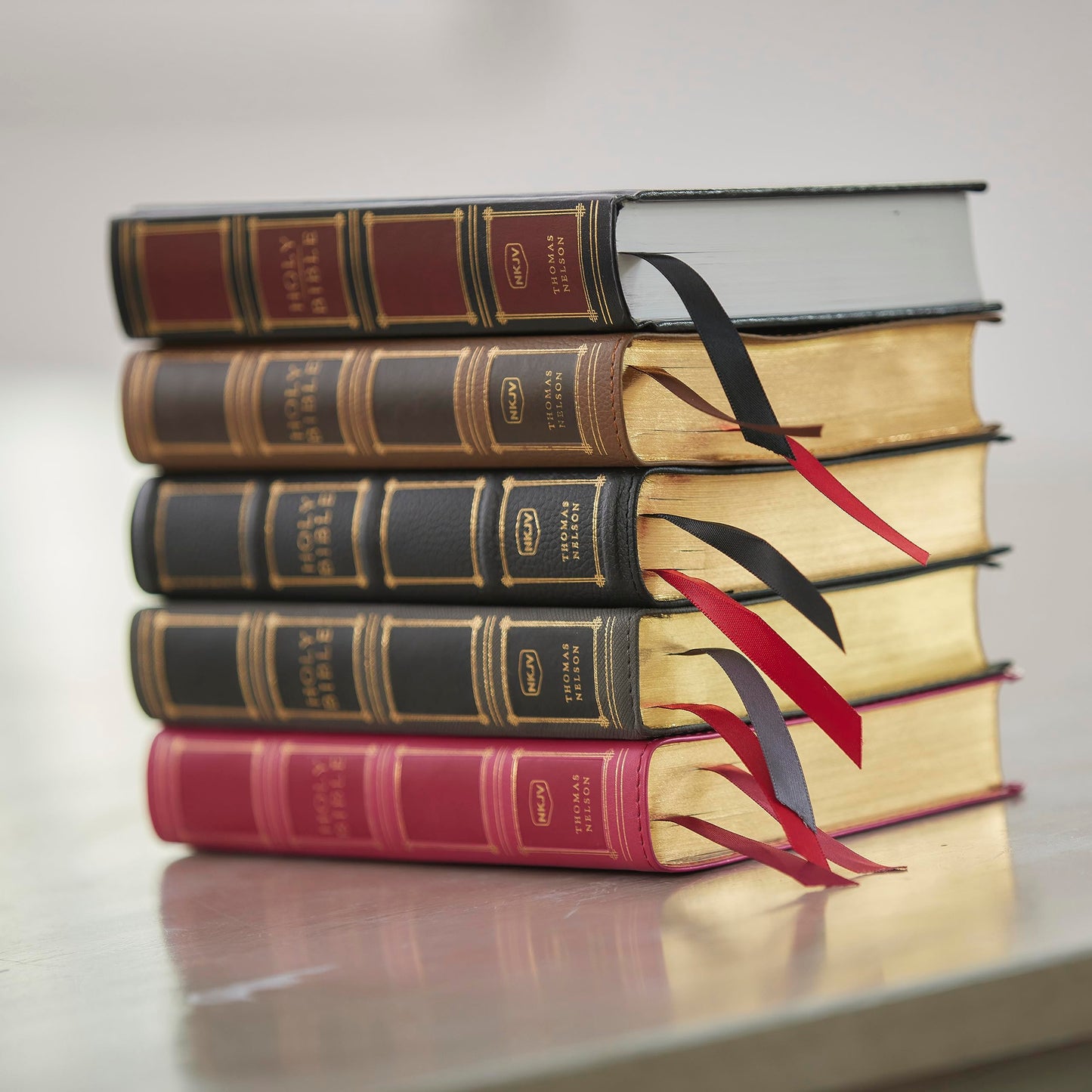 NKJV, Compact Center-Column Reference Bible