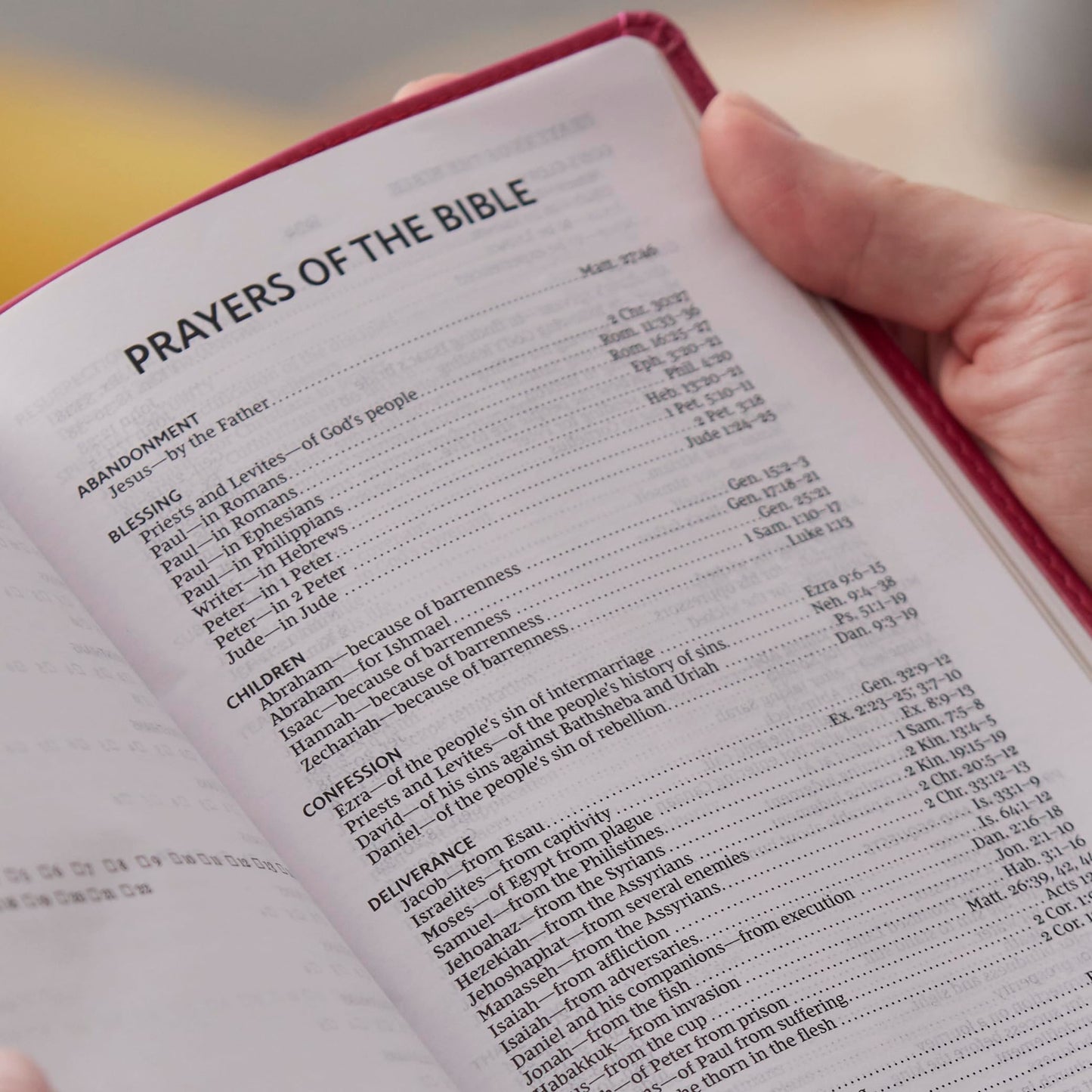 NKJV, Compact Center-Column Reference Bible