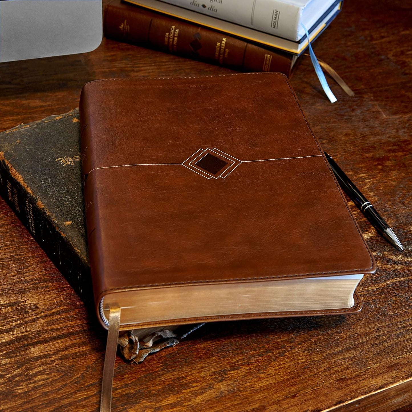 Biblia Reina Valera 1960 cronológica, día por día. Símil piel, marrón