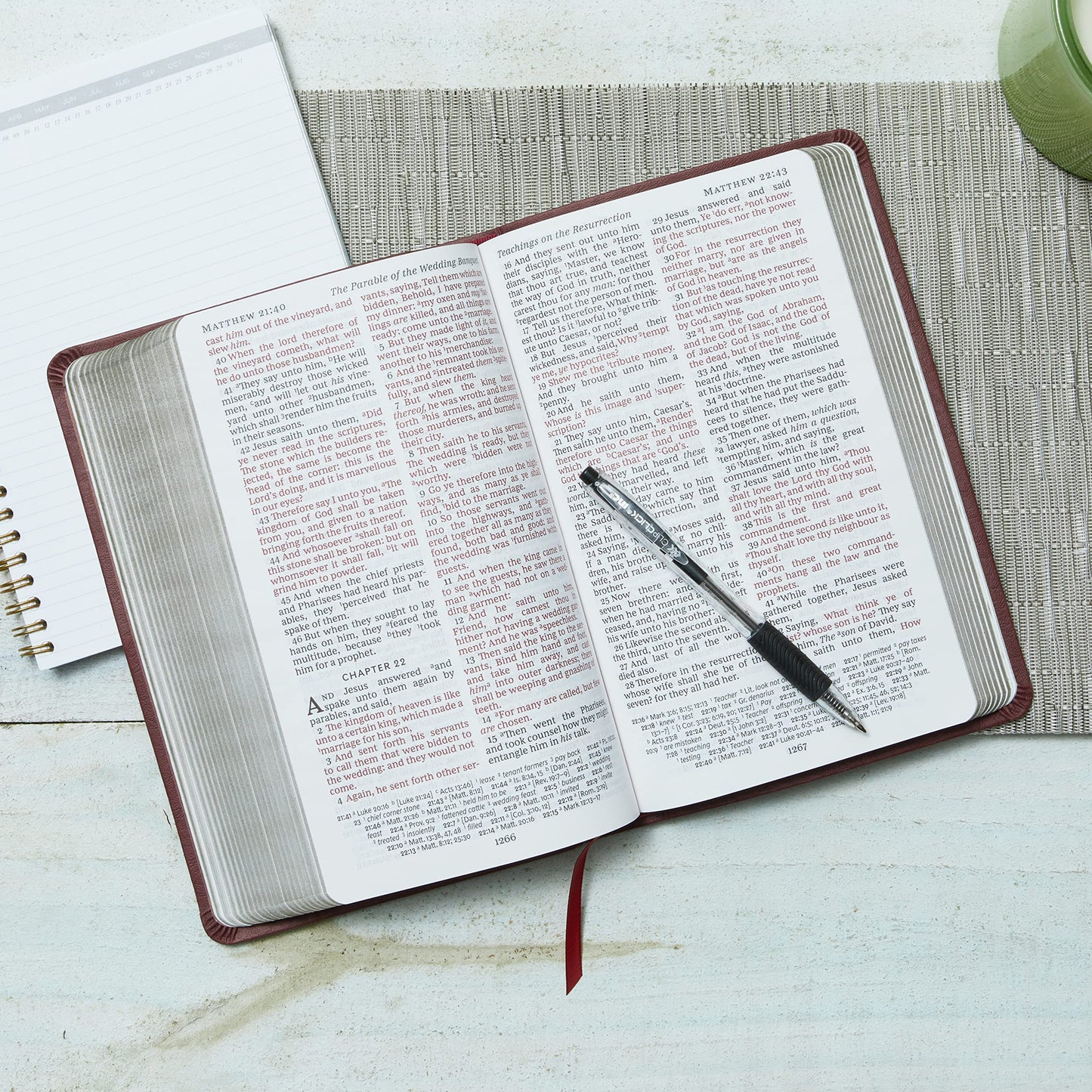 NKJV, Deluxe Thinline Reference Bible, Genuine Leather