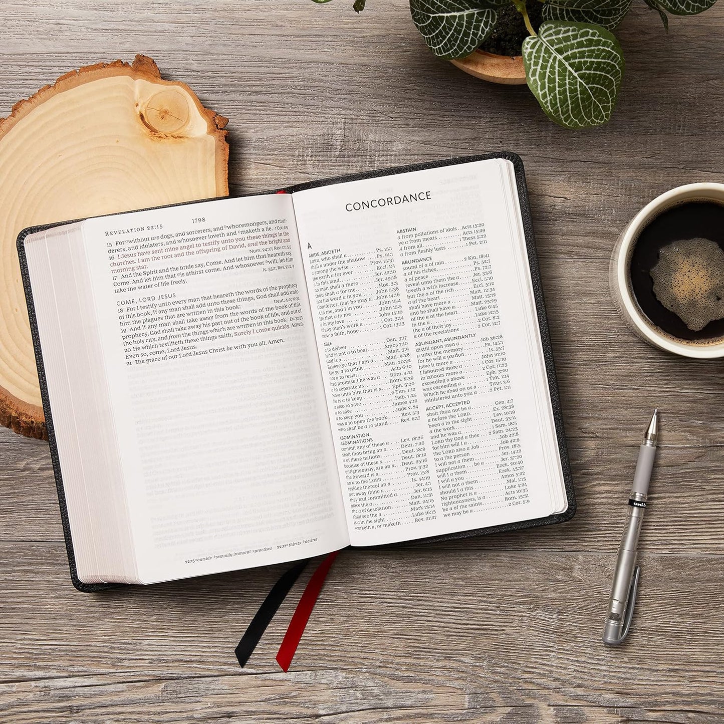 KJV, Personal Size Large Print Single-Column Reference Bible