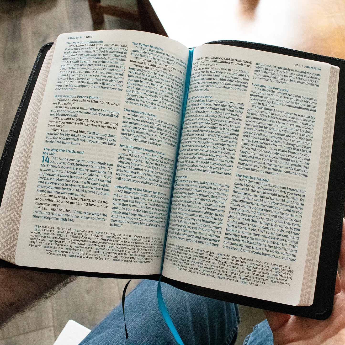 NKJV, Large Print Thinline Reference Bible, Blue Letter, Maclaren Series