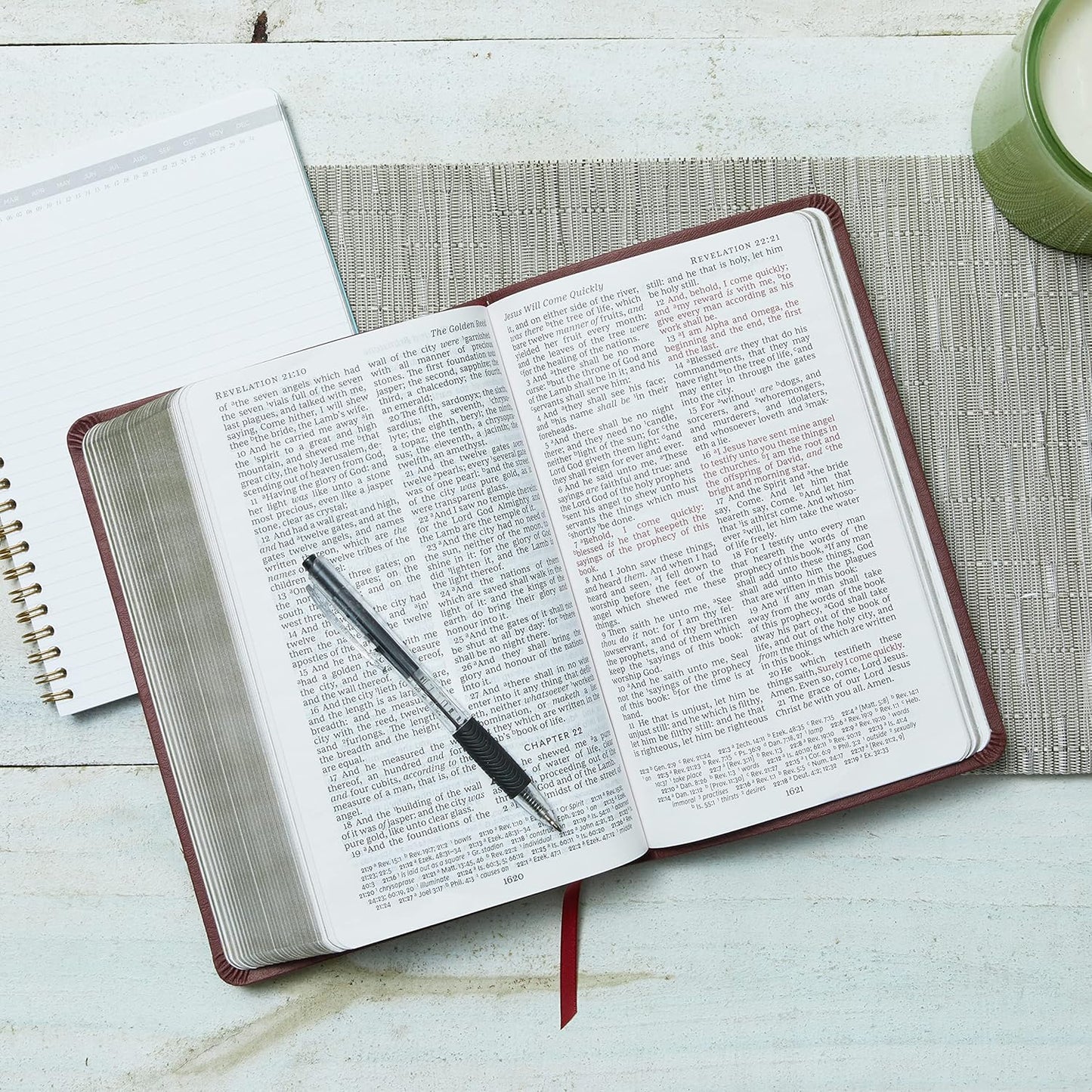 NKJV, Thinline Reference Bible, Leathersoft, Black, Red Letter, Comfort Print