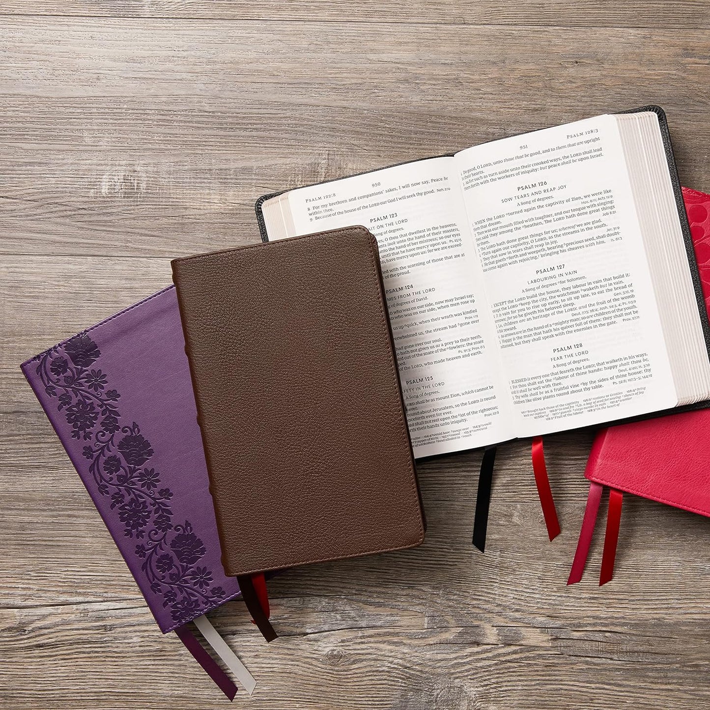 KJV, End-of-Verse Reference Bible, Personal Size Large Print, Leathersoft, Purple, Red Letter, Comfort Print