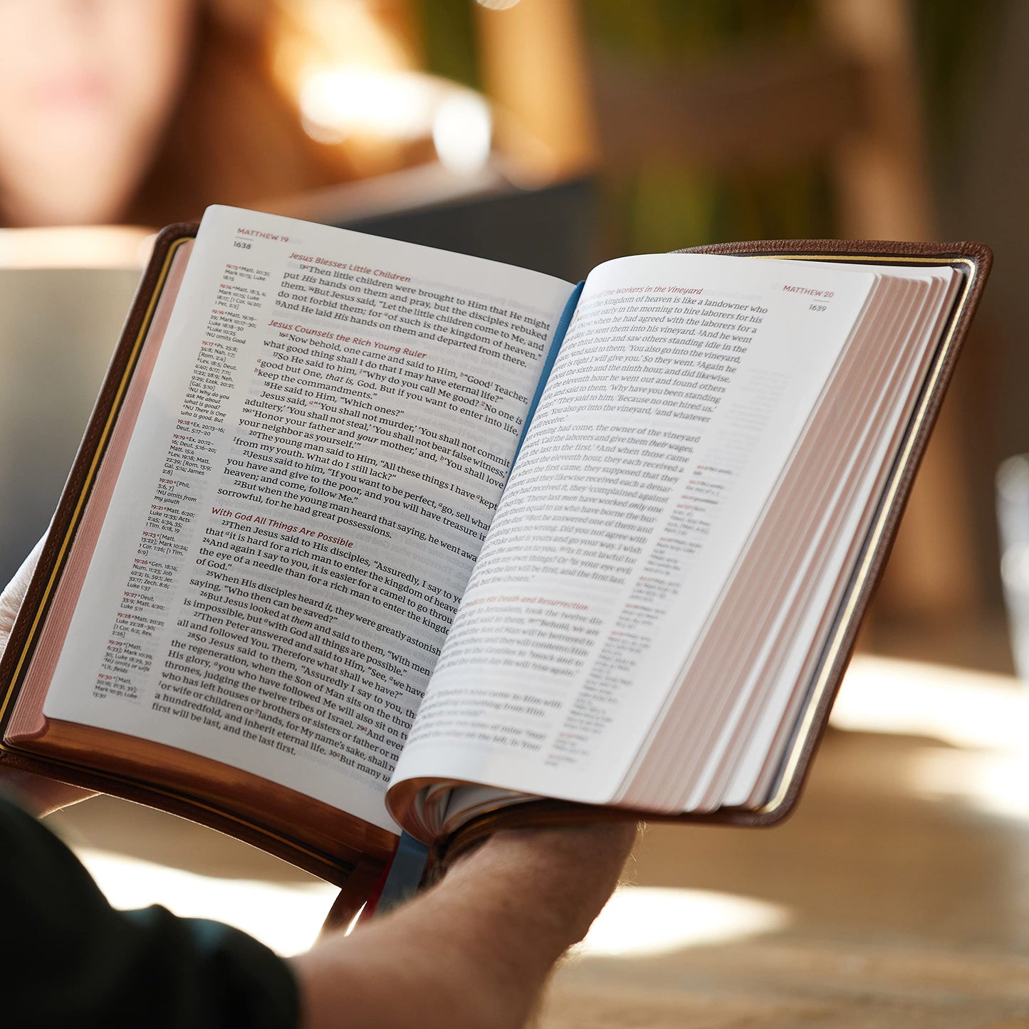 NKJV, Single-Column Reference Bible, Genuine Leather, Blue, Comfort Print: Holy Bible, New King James Version