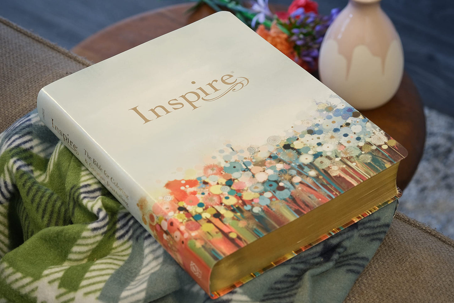 Inspire Bible Large Print NLT (LeatherLike, Floral Fields with Gold): The Bible for Coloring & Creative Journaling