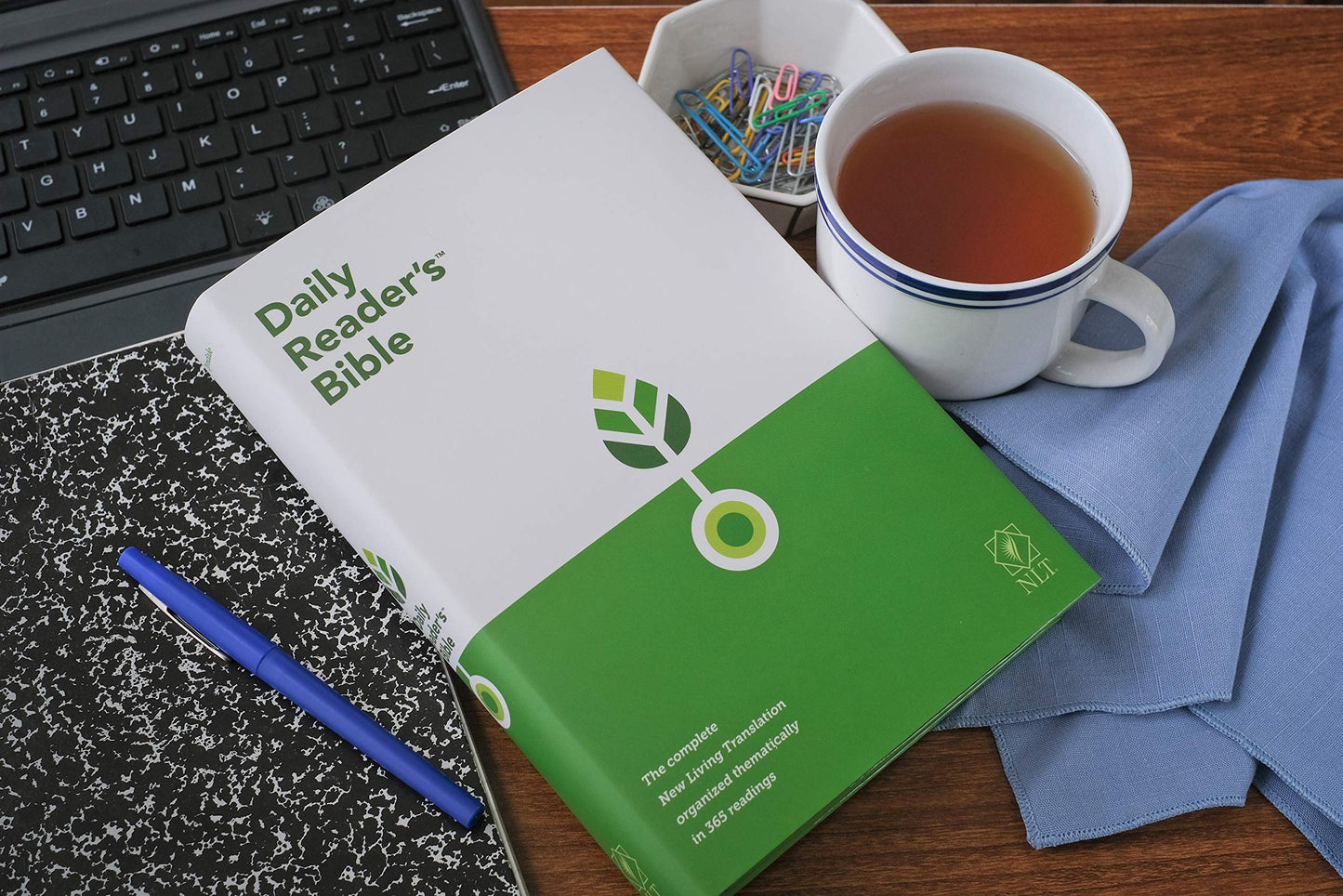NLT Daily Reader's Bible (Red Letter, Softcover)