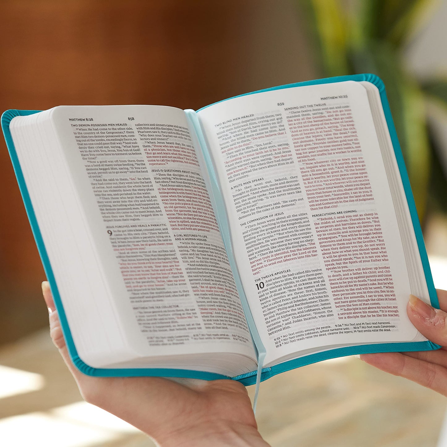 NKJV Value Thinline Bible Comfort Print Blue
