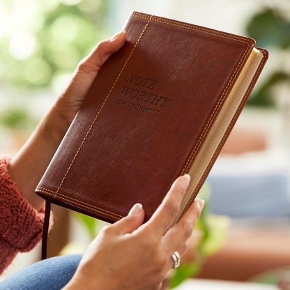 NoteWorthy New Testament: Read and Journal Through the New Testament in a Year