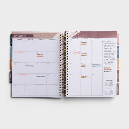 (in)courage - God in Every Season Agenda Planner + Prayer Board