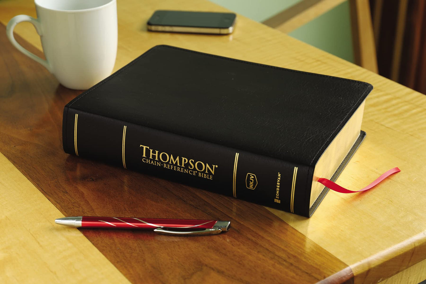 Thompson Chain-Reference Bible NKJV Leathersoft Black